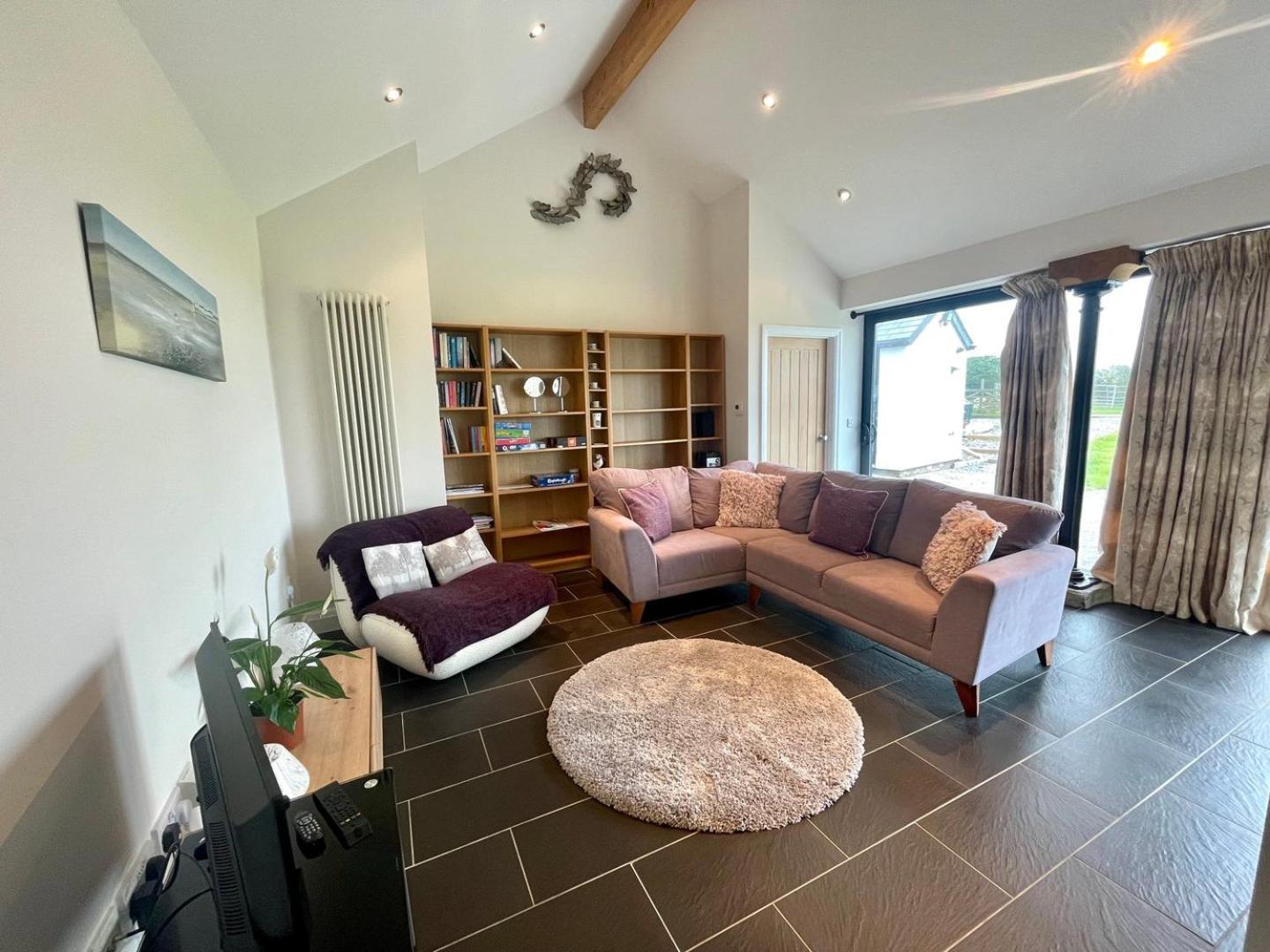 Cosy Barn With Views In Wick Vale Of Glamorgan Exterior foto